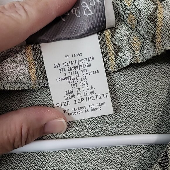 Vtg Pride & Joy Womens Size 12P Green Swirl Geometric Design Cross Over Buttons - Picture 7 of 16